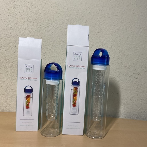 🎄Water Bottles Set of 2 - Picture 1 of 4